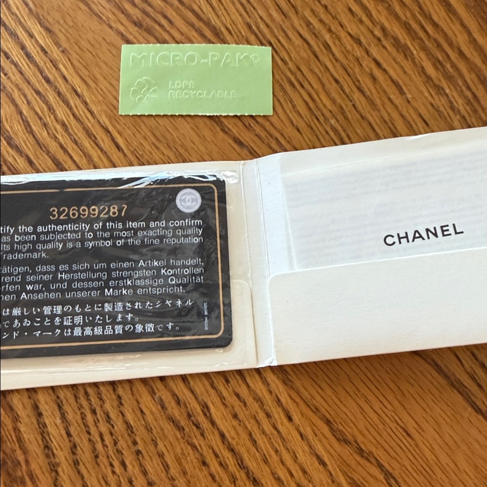 NWOT Chanel Black Quilted Lambskin Crossbody Bag with Gold Chain. Never used. - Picture 4 of 10
